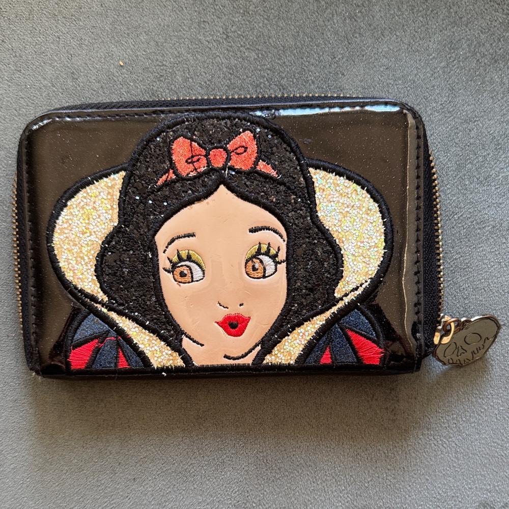 Danielle Nicole Snow White wallet